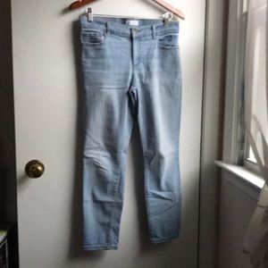 Loft Modern Skinny Cropped Light Wash slightly distressed jeans size 6/28 EUC